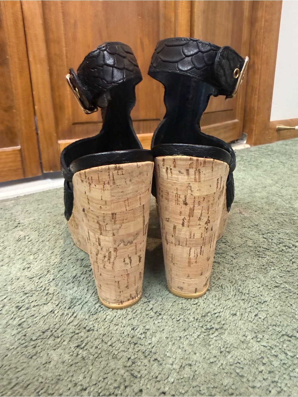 STUART WEITZMAN Black Leather Open-Toe Textured Wedge Sandals, BRAND NEW - Picture 5 of 7